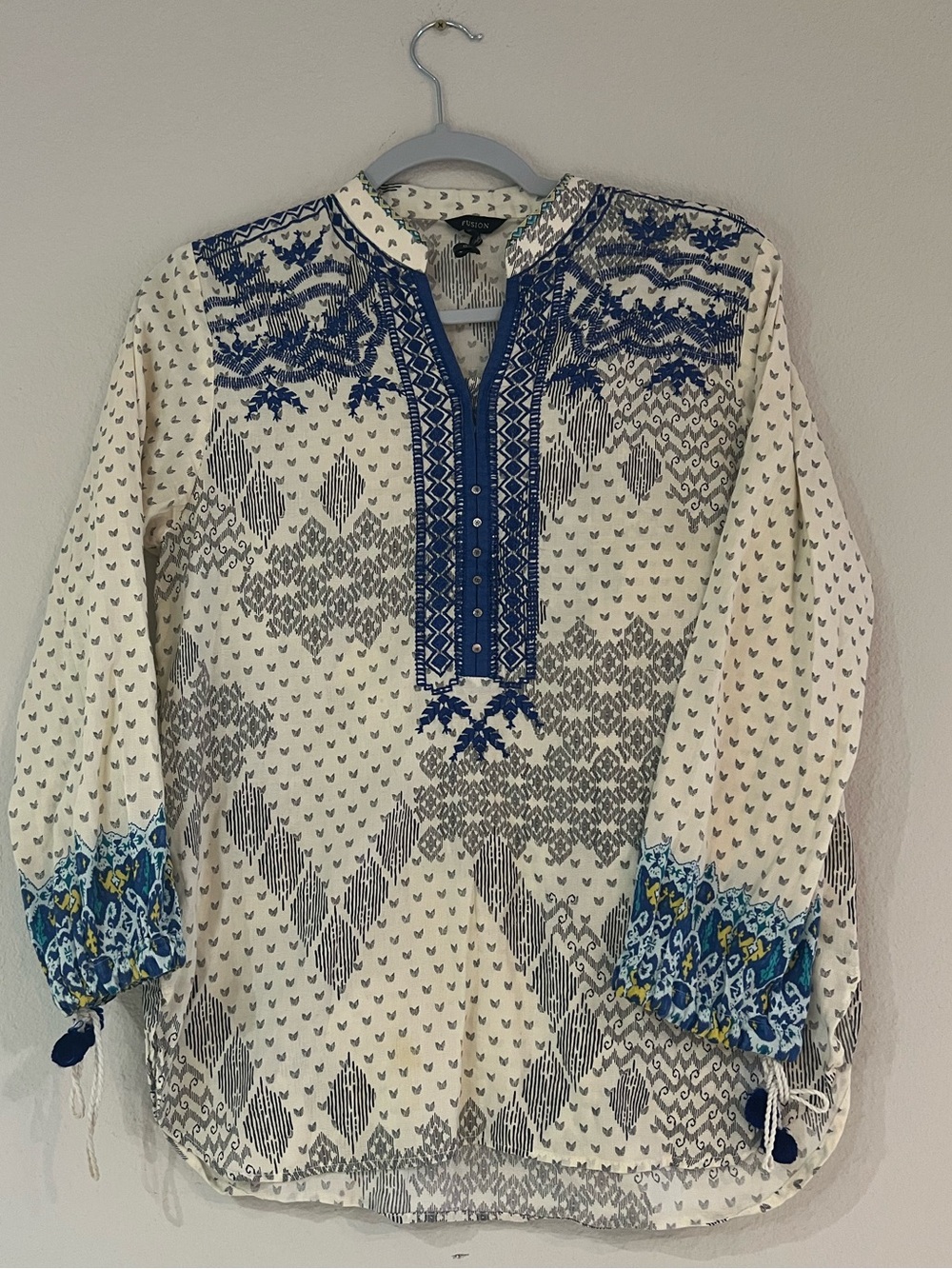 Ethnic by Outfitters Women's Top Tunic Blouse Embroidery Boho Bell Sleeves Small